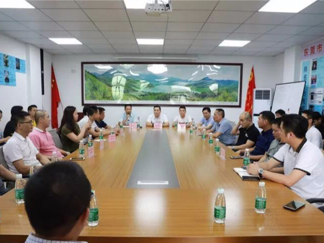 纏繞膜廠家国产麻豆剧传媒精品国产包裝總經理陳總參加揭西商會年中全體理事會議